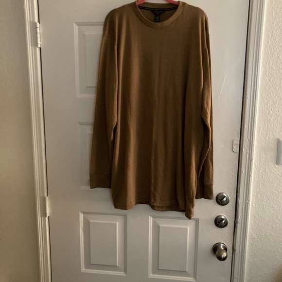 NWOT Shaquille O’Neal light golden brown, long sleeve sweater size TLG - Picture 1 of 4